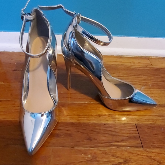 Shoes - Picture 2 of 2